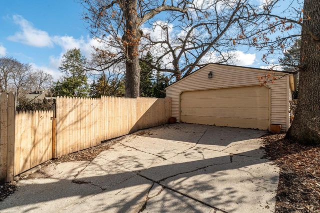 119 Columbia AVENUE, Waukesha, WI 53186