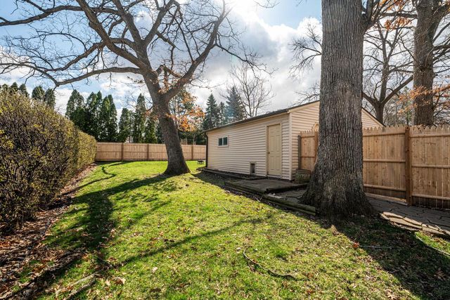 119 Columbia AVENUE, Waukesha, WI 53186