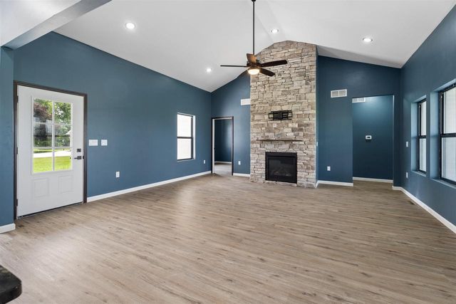 535 N PHEASANT DRIVE, New London, WI 54961