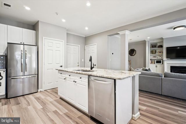 2663 MANHATTAN PL #310, Vienna, VA 22180