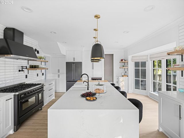 2804 Nw CUMBERLAND Rd, Portland, OR 97210
