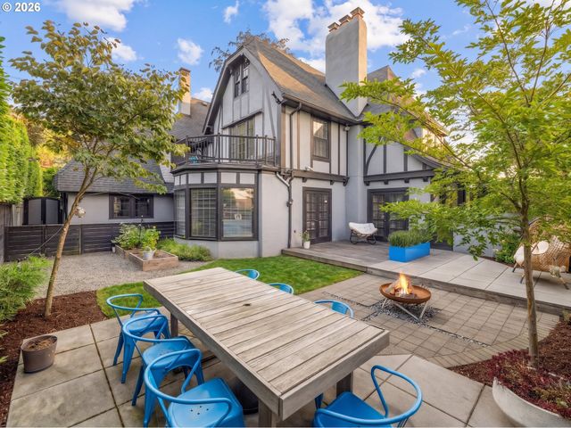 2804 Nw CUMBERLAND Rd, Portland, OR 97210