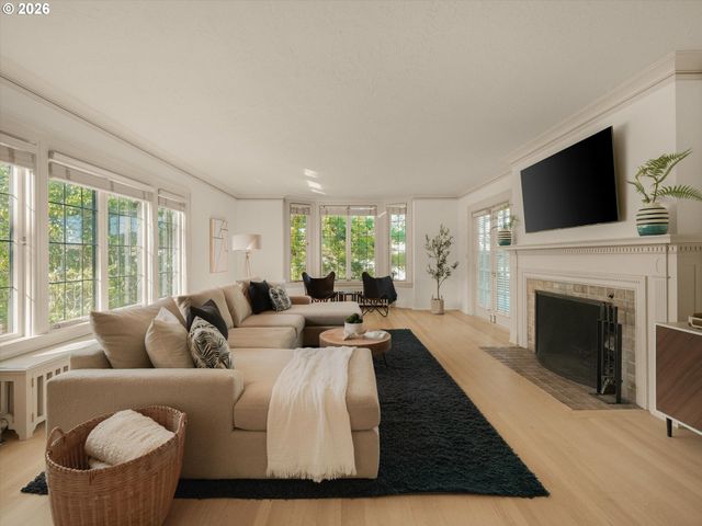 2804 Nw CUMBERLAND Rd, Portland, OR 97210