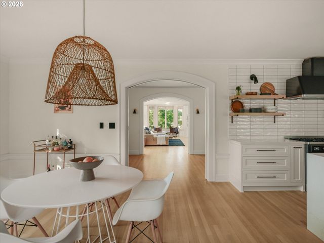 2804 Nw CUMBERLAND Rd, Portland, OR 97210