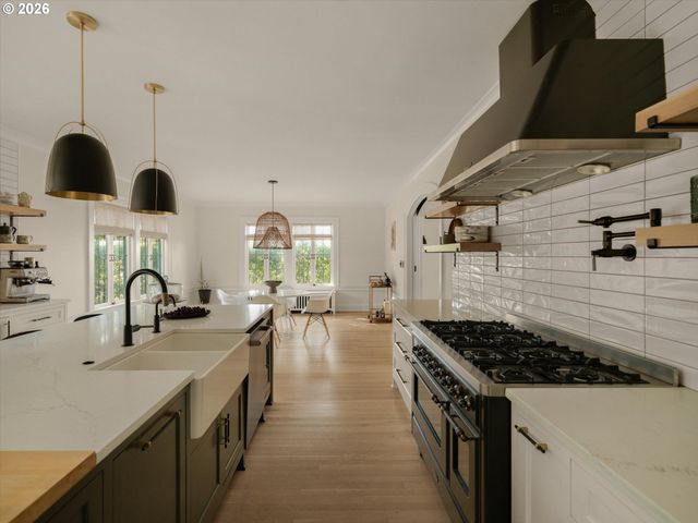 2804 Nw CUMBERLAND Rd, Portland, OR 97210