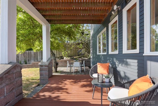 3951 Dayton Avenue N, Seattle, WA 98103