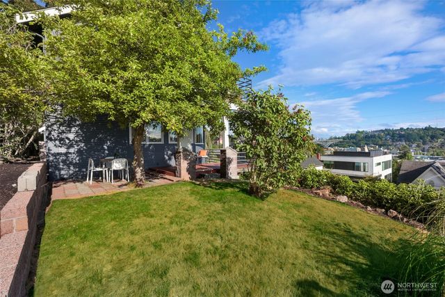 3951 Dayton Avenue N, Seattle, WA 98103