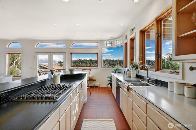 3951 Dayton Avenue N, Seattle, WA 98103