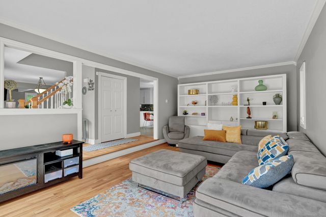 2 Pent Road, Bloomfield, CT 06002