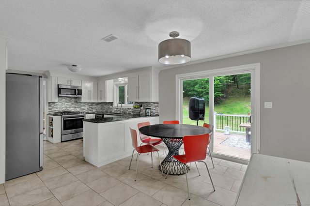 2 Pent Road, Bloomfield, CT 06002