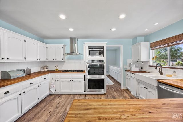 16550 Stephenie Street, Bakersfield, CA 93314