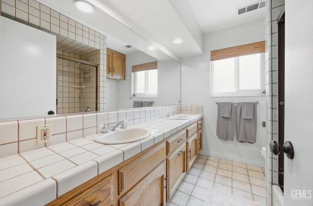 16550 Stephenie Street, Bakersfield, CA 93314