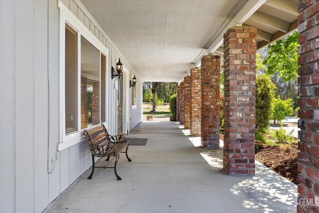 16550 Stephenie Street, Bakersfield, CA 93314