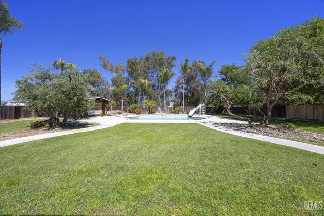 16550 Stephenie Street, Bakersfield, CA 93314