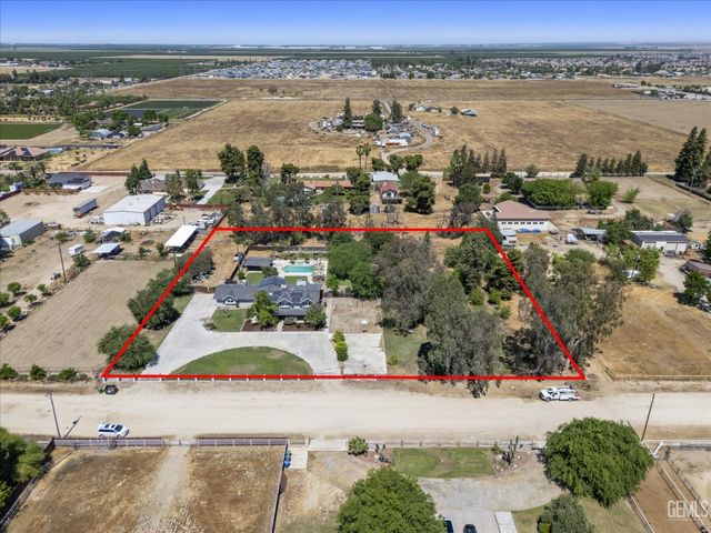 16550 Stephenie Street, Bakersfield, CA 93314