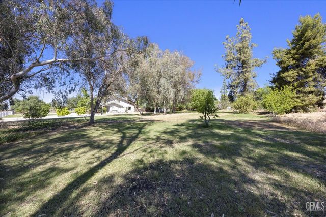 16550 Stephenie Street, Bakersfield, CA 93314