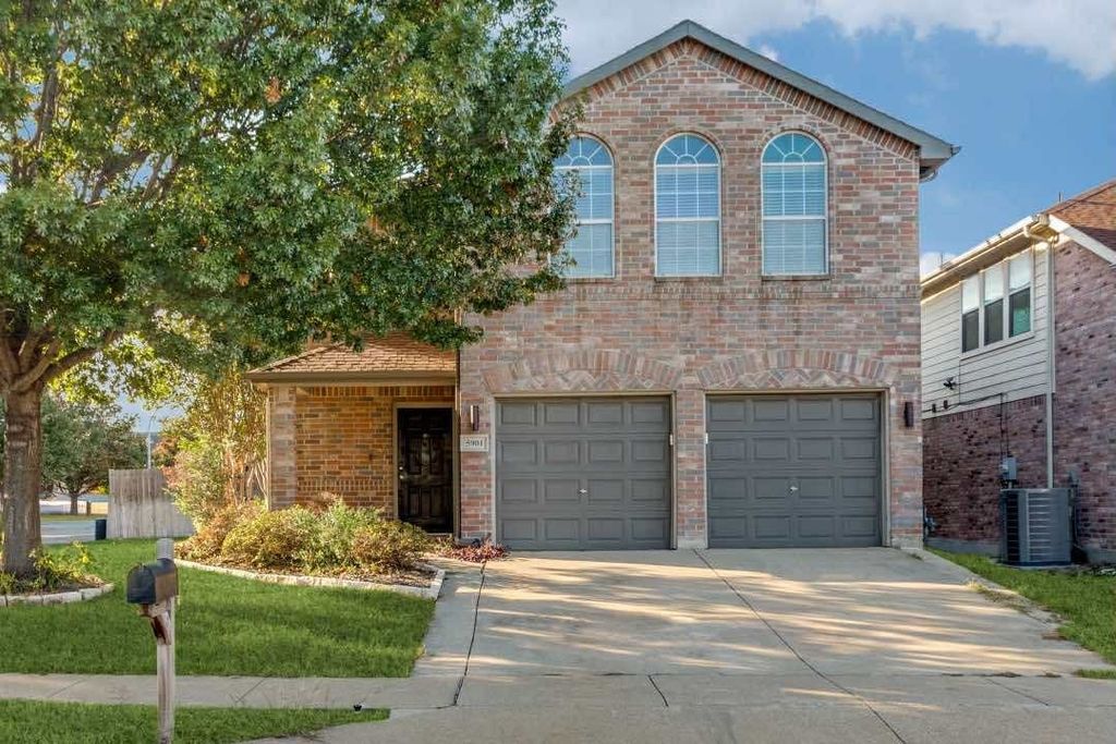 5901 Westgate Drive, Fort Worth, TX 76179