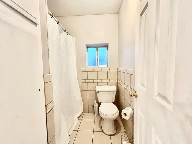 17 S Kaysie Street, Angleton, TX 77515