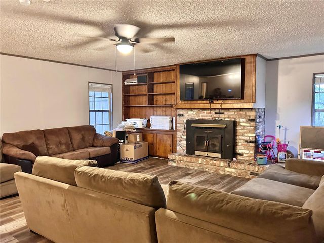 17 S Kaysie Street, Angleton, TX 77515