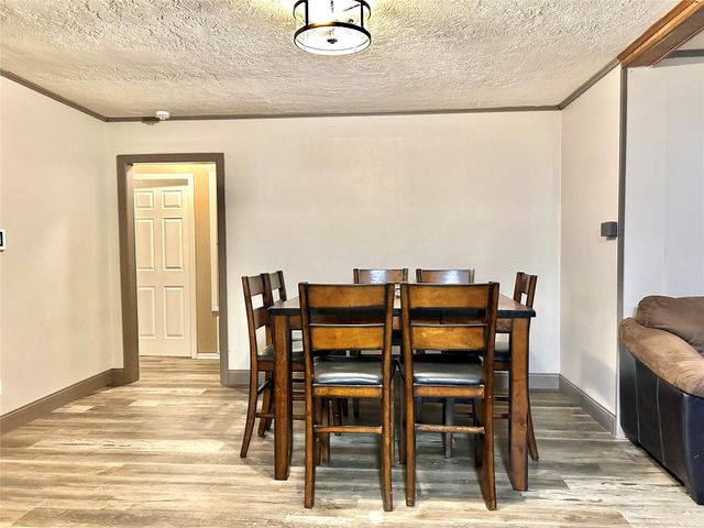 17 S Kaysie Street, Angleton, TX 77515