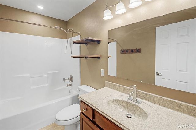 2009 Richview Drive, St Jacob, IL 62281