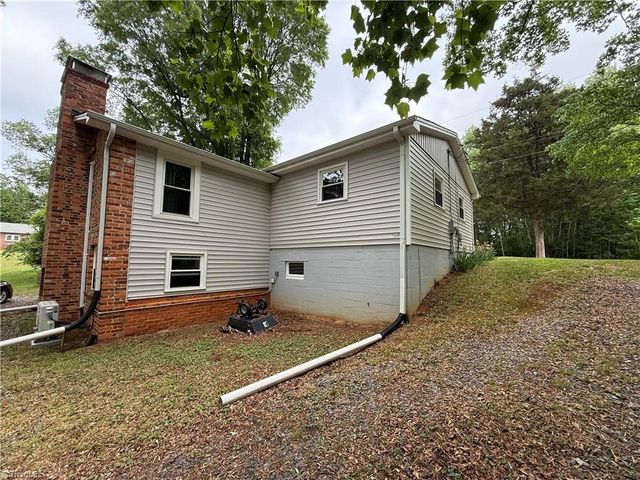 6530 Settle Wood Lane, Tobaccoville, NC 27050