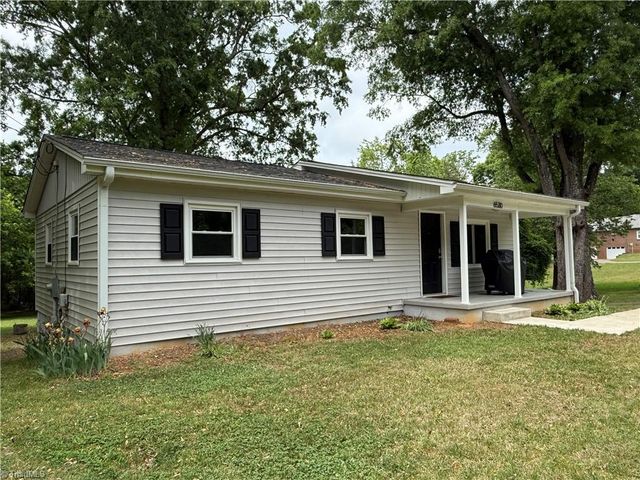 6530 Settle Wood Lane, Tobaccoville, NC 27050