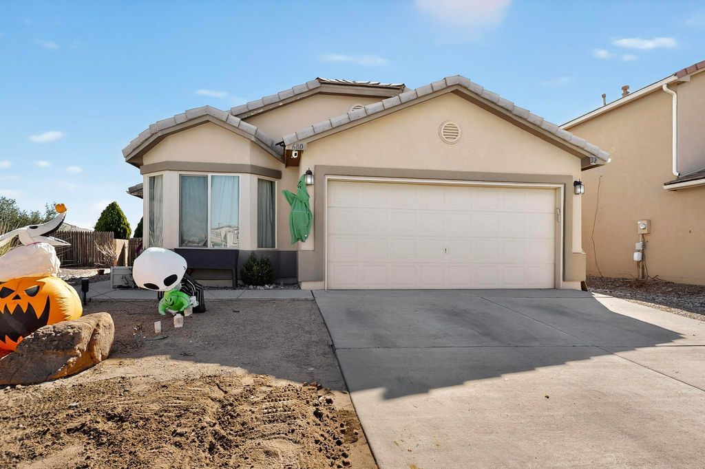 680 PURPLE ASTER Avenue SW, Los Lunas, NM 87031