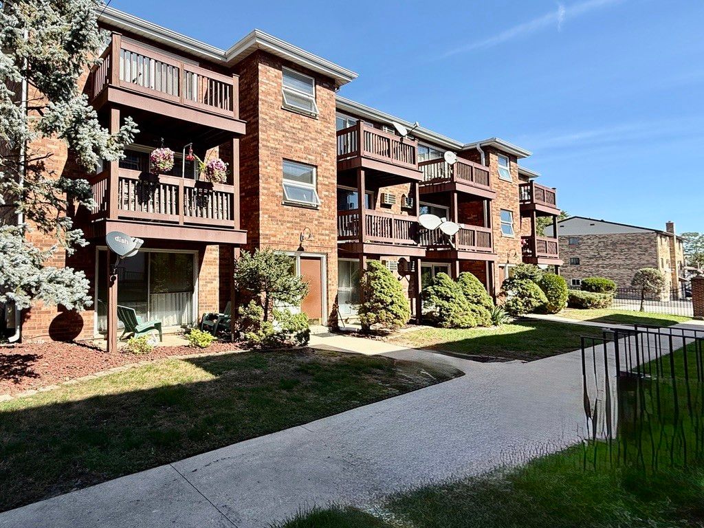 14800 Kilpatrick Avenue 310, Midlothian, IL 60445