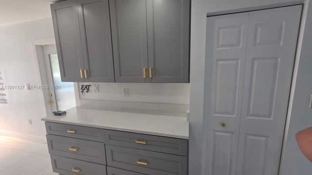 4680 NE 2nd Ave, Oakland Park, FL 33334