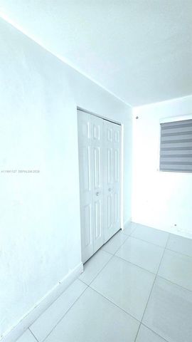 4680 NE 2nd Ave, Oakland Park, FL 33334