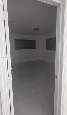 4680 NE 2nd Ave, Oakland Park, FL 33334