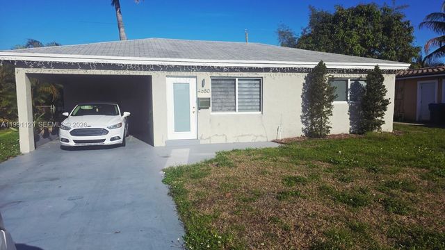 4680 NE 2nd Ave, Oakland Park, FL 33334
