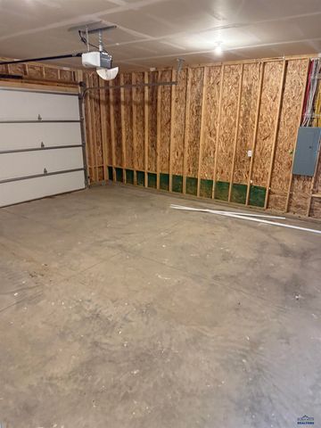 668 EAGLE CT, Box Elder, SD 57719