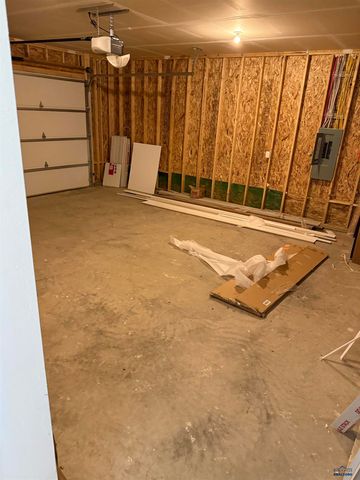 668 EAGLE CT, Box Elder, SD 57719