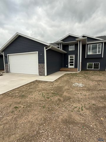 668 EAGLE CT, Box Elder, SD 57719