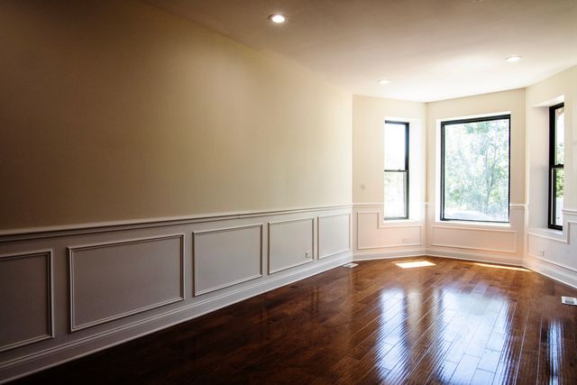 3912 W Congress Parkway, Chicago, IL 60624