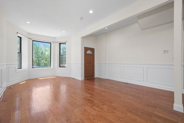 3912 W Congress Parkway, Chicago, IL 60624