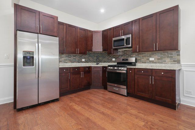 3912 W Congress Parkway, Chicago, IL 60624