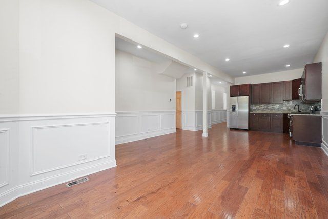 3912 W Congress Parkway, Chicago, IL 60624