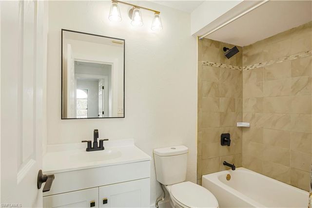 2935 SW 1st PL, Cape Coral, FL 33914