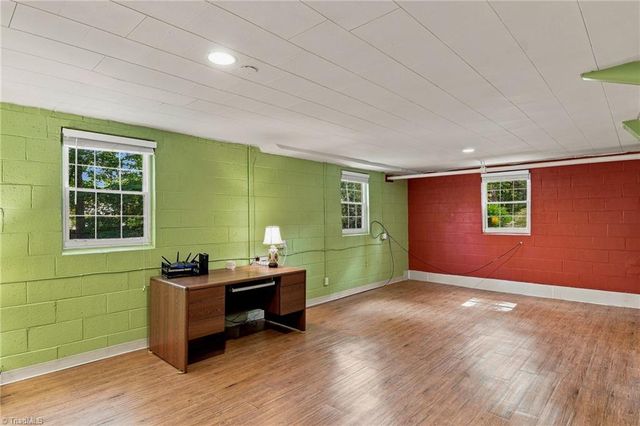 1201 Strathmore Circle, Winston-salem, NC 27104