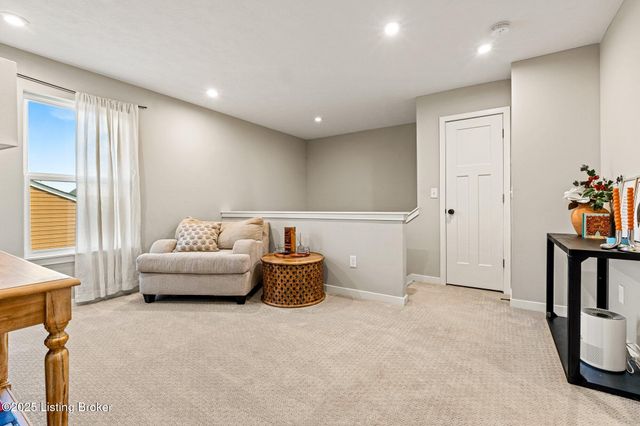 426 Birchwood Dr, Shepherdsville, KY 40165