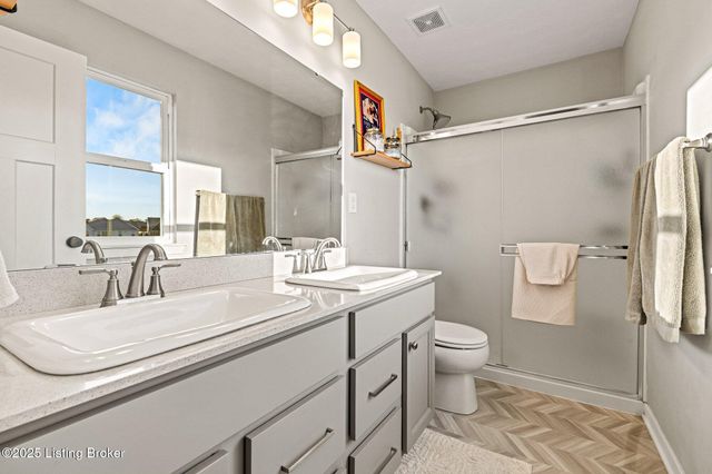 426 Birchwood Dr, Shepherdsville, KY 40165