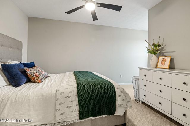 426 Birchwood Dr, Shepherdsville, KY 40165