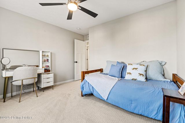 426 Birchwood Dr, Shepherdsville, KY 40165