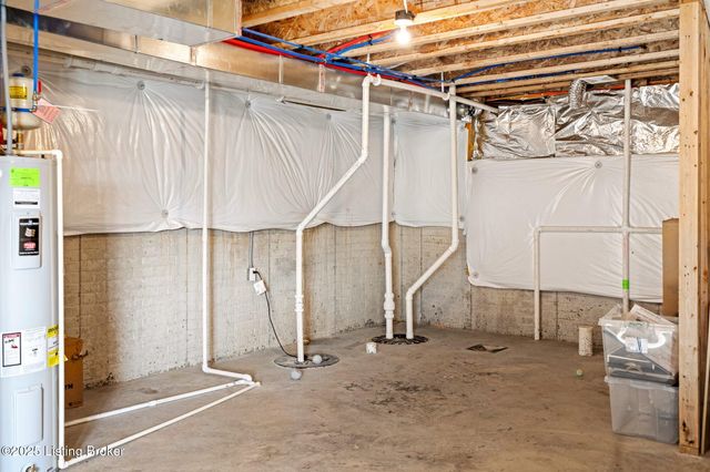 426 Birchwood Dr, Shepherdsville, KY 40165