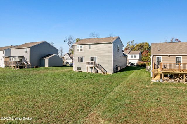 426 Birchwood Dr, Shepherdsville, KY 40165