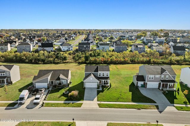 426 Birchwood Dr, Shepherdsville, KY 40165