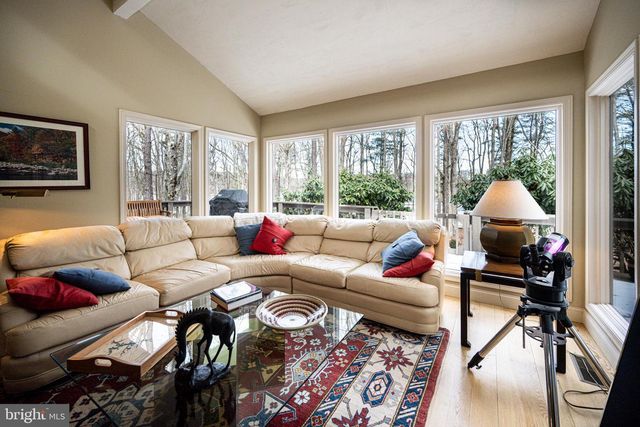 255 THORNBERRY RD, Oakland, MD 21550